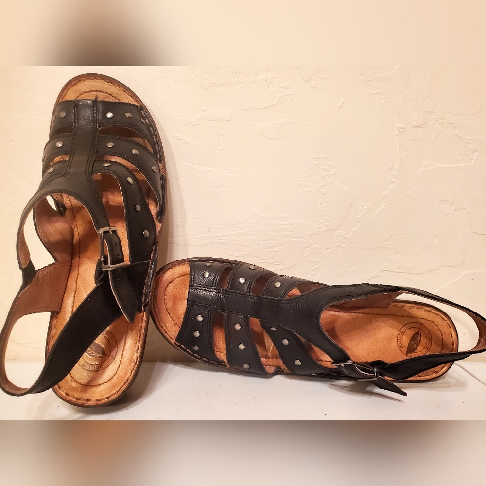 Women's NURTURE studded Black Leather Sandals Size 11